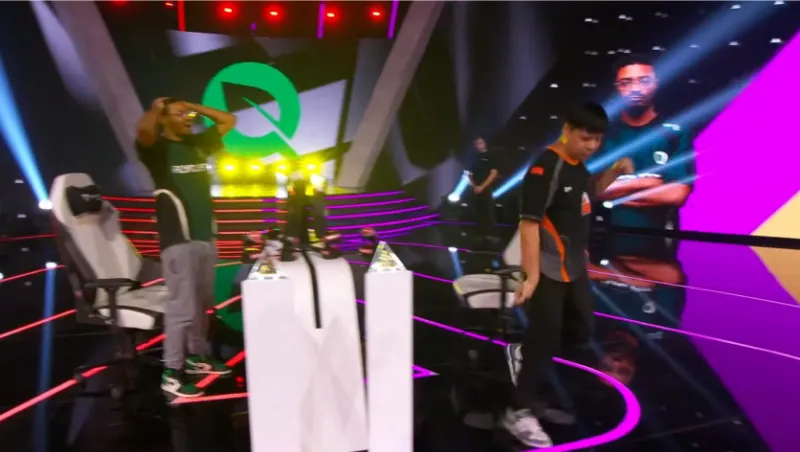 Punk、勝利を確信して席を立って喜ぶもまさかの大逆転を喰らう